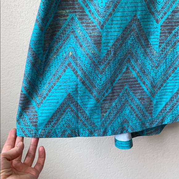 Bloom Gray Patterned Yoga Tank Top Medium - Picture 3 of 6